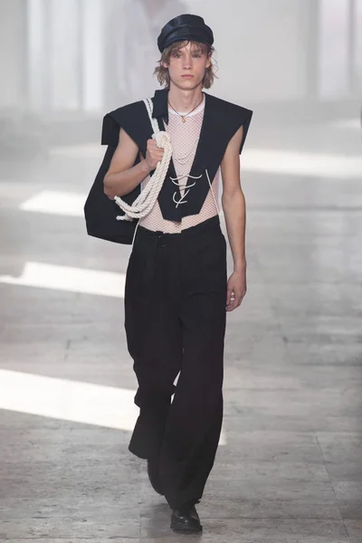 Look 44